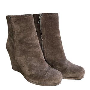 PRADA BROWN SUEDE WEDGE HEEL SIDE ZIPPER ANKLE BOOTS Sz 38.5M MADE IN ITALY